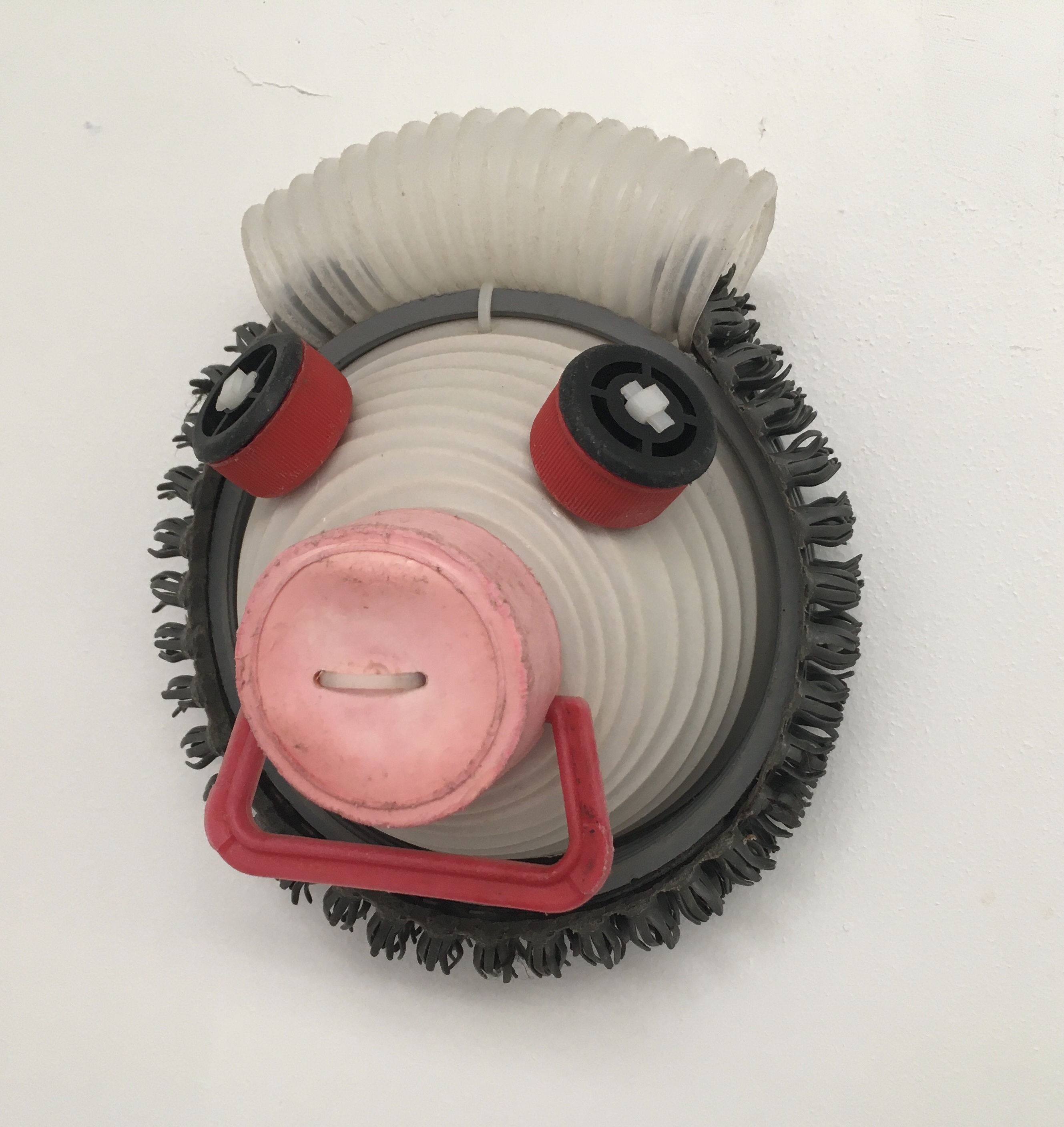 Ce masque reste un mystère total.../ Gilles Gautry